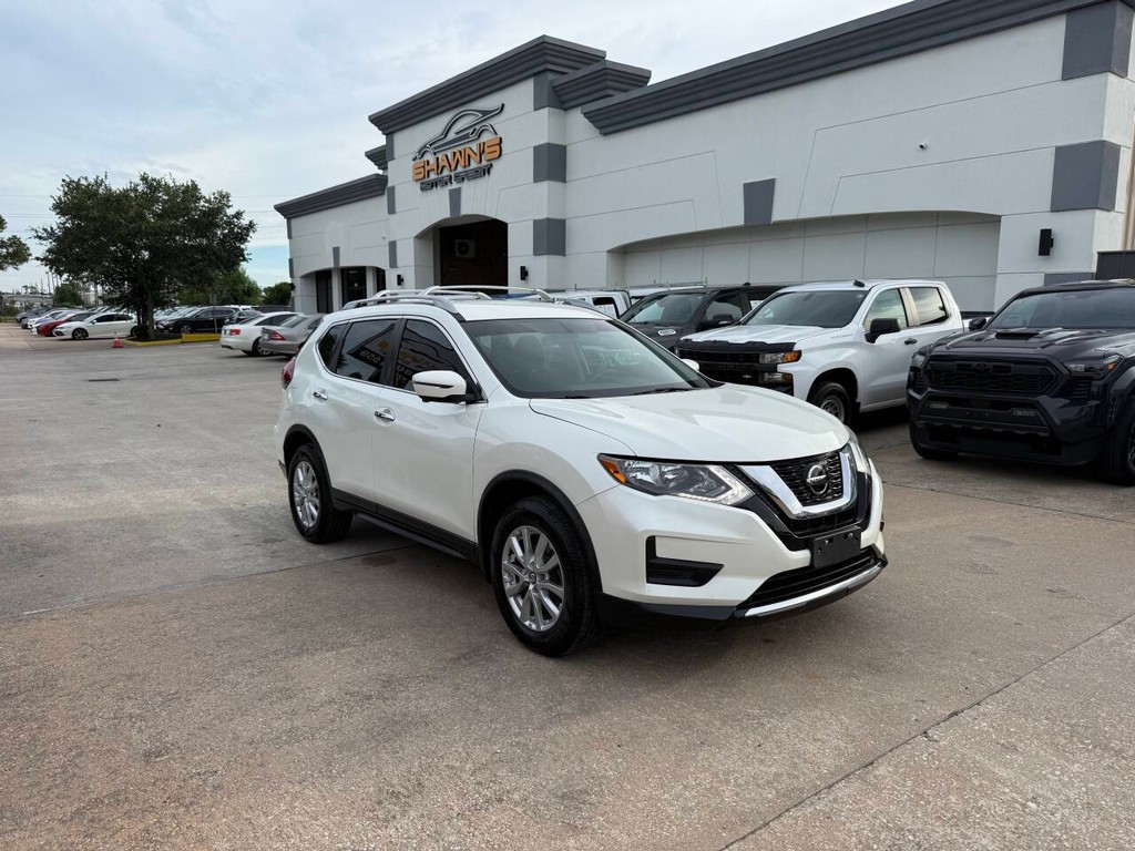 Nissan Rogue Vehicle Full-screen Gallery Image 02
