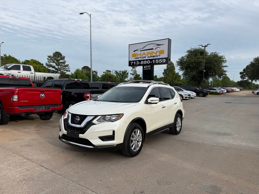 Nissan Rogue Vehicle Full-screen Gallery Image 03