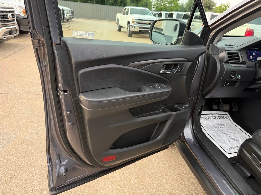 Honda Pilot Vehicle Full-screen Gallery Image 08