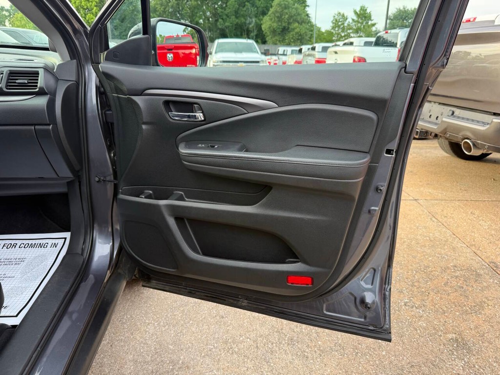 Honda Pilot Vehicle Full-screen Gallery Image 11