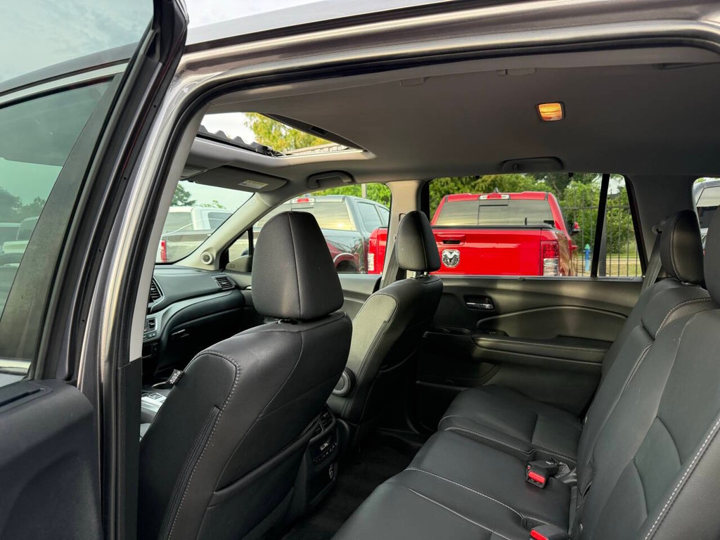 Honda Pilot Vehicle Full-screen Gallery Image 12