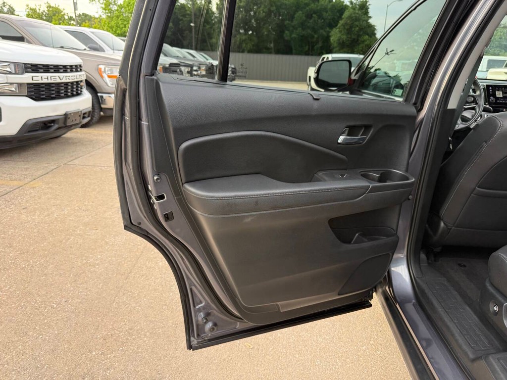 Honda Pilot Vehicle Full-screen Gallery Image 15