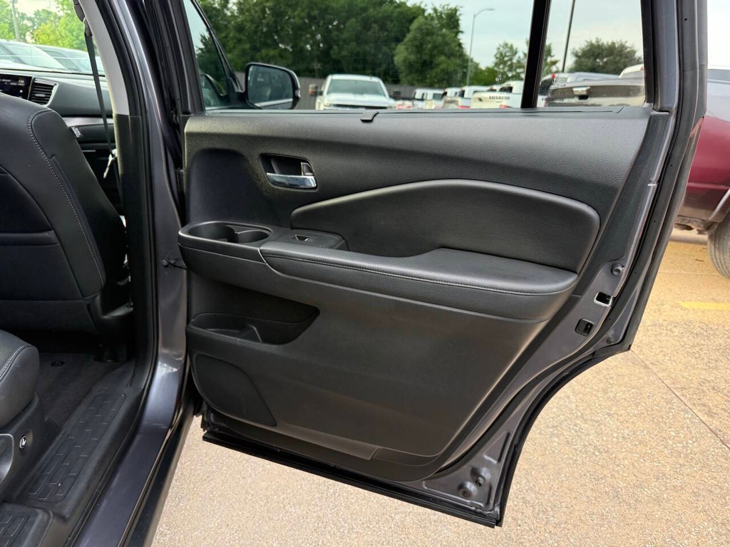 Honda Pilot Vehicle Full-screen Gallery Image 18