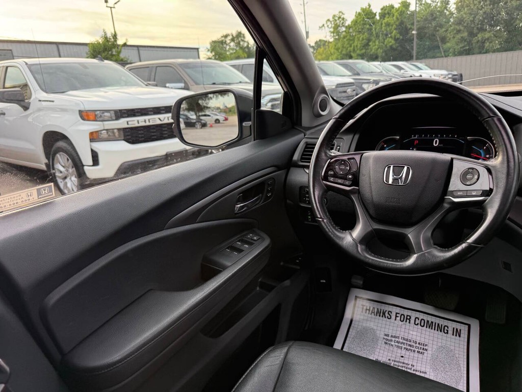 Honda Pilot Vehicle Full-screen Gallery Image 21