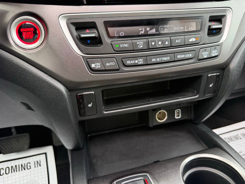 Honda Pilot Vehicle Full-screen Gallery Image 30