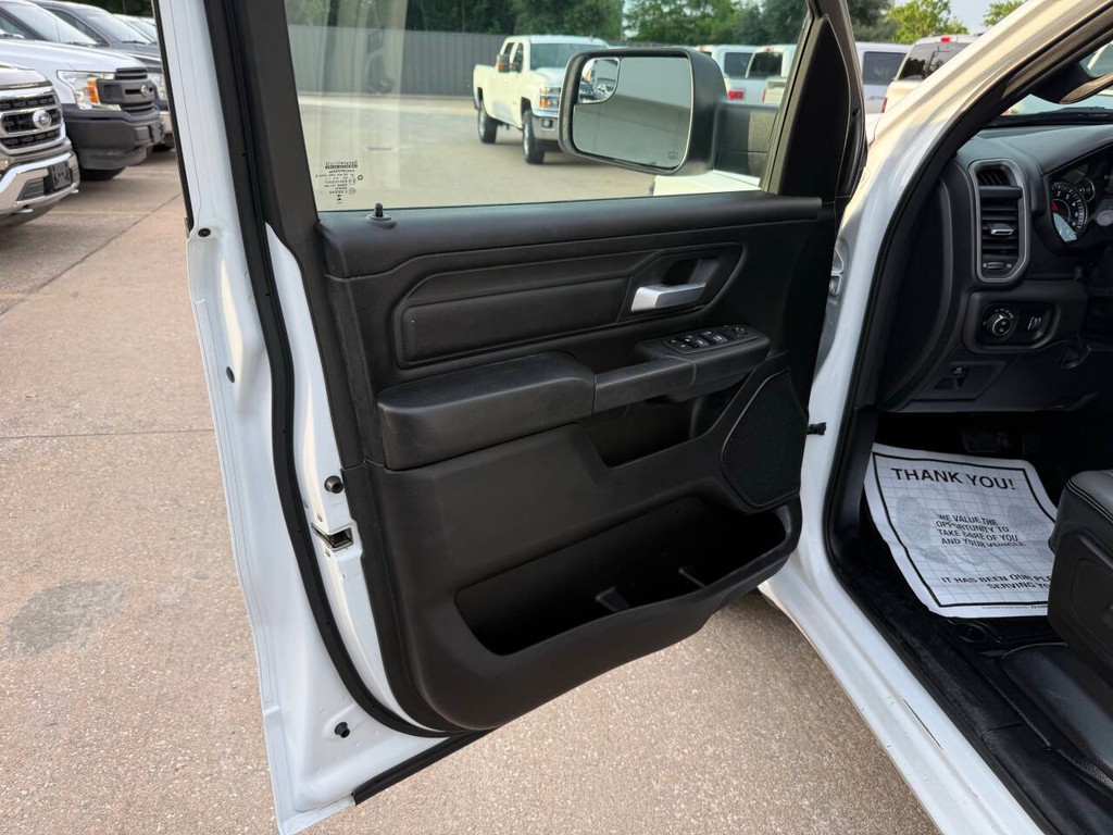 Ram 1500 Vehicle Full-screen Gallery Image 08