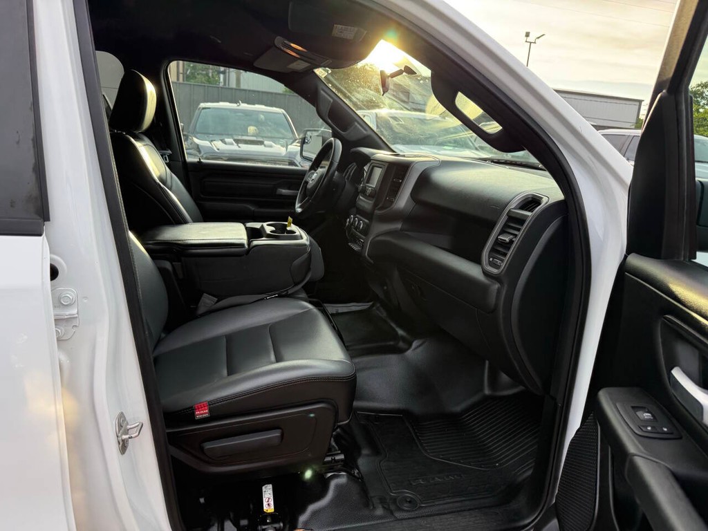 Ram 1500 Vehicle Full-screen Gallery Image 10