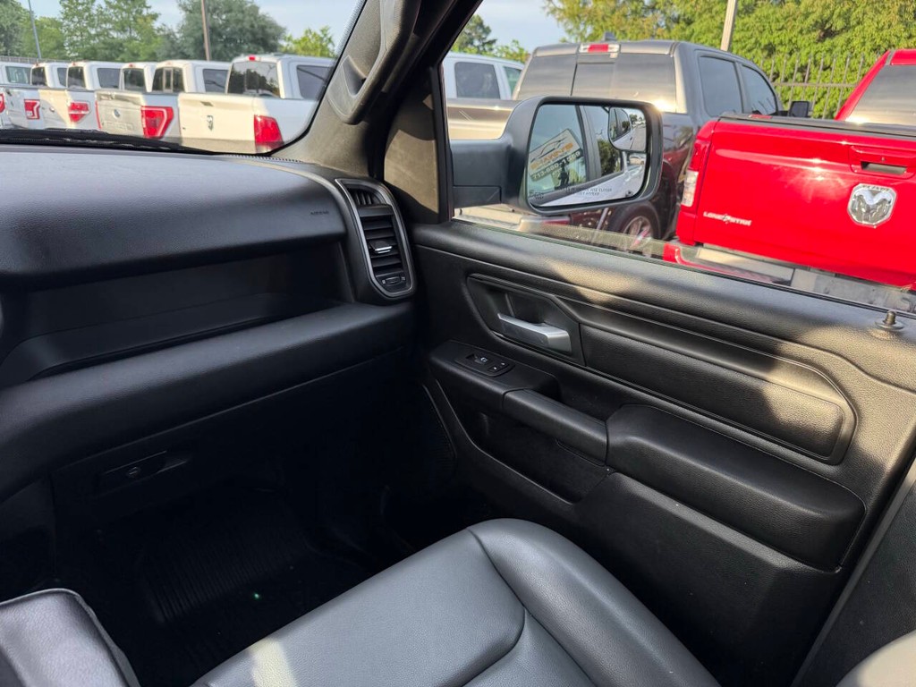 Ram 1500 Vehicle Full-screen Gallery Image 20