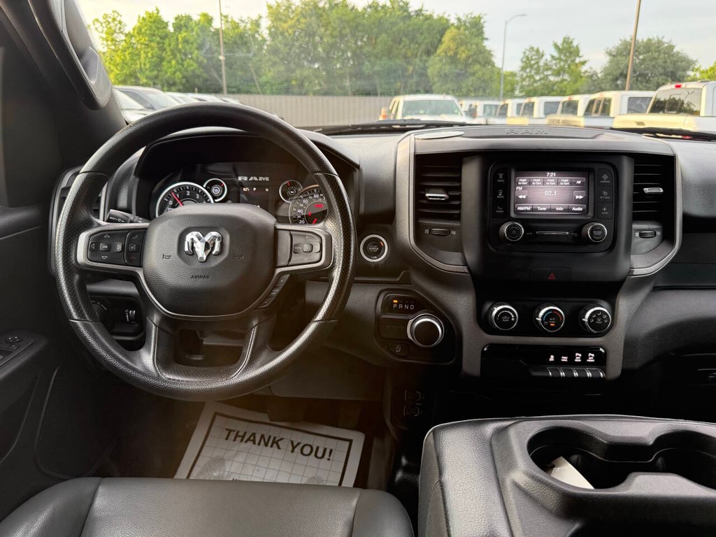 Ram 1500 Vehicle Full-screen Gallery Image 21