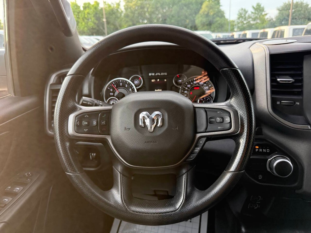 Ram 1500 Vehicle Full-screen Gallery Image 22