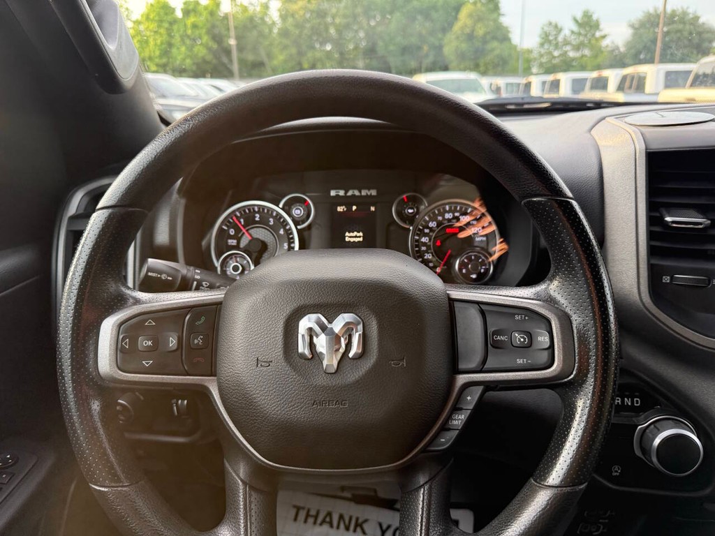 Ram 1500 Vehicle Full-screen Gallery Image 23