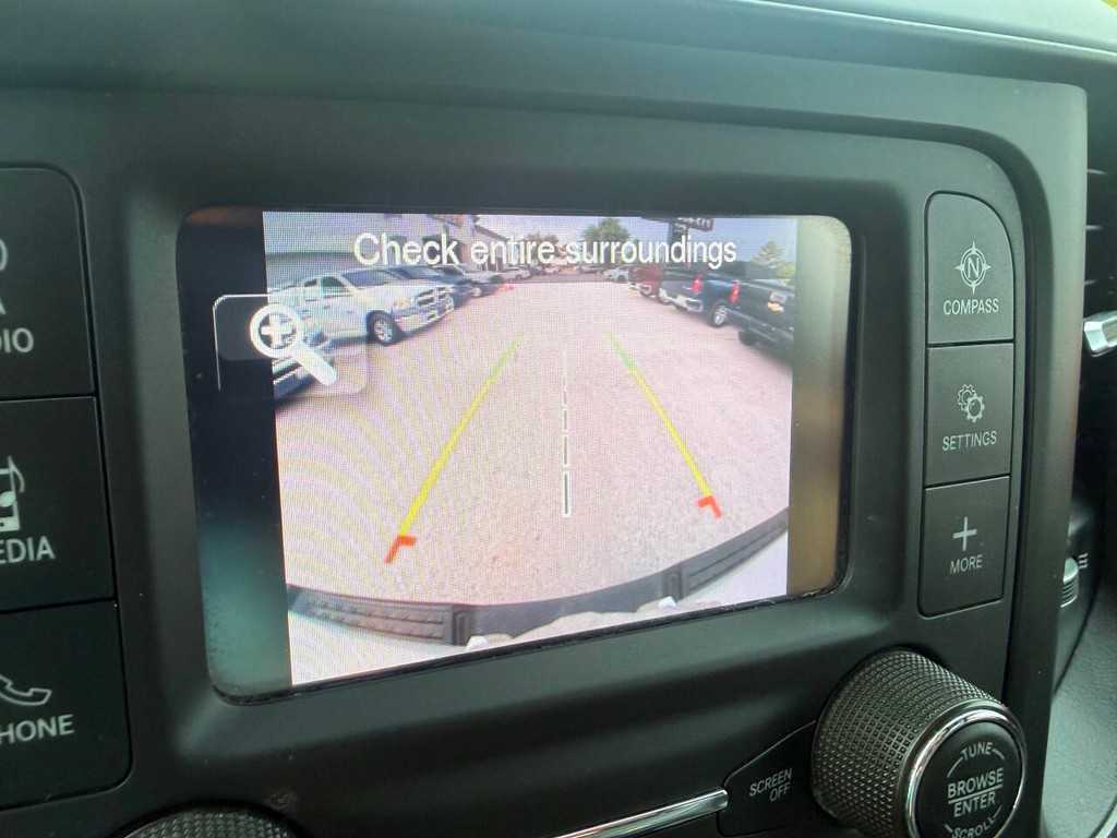 Ram 1500 Vehicle Full-screen Gallery Image 26