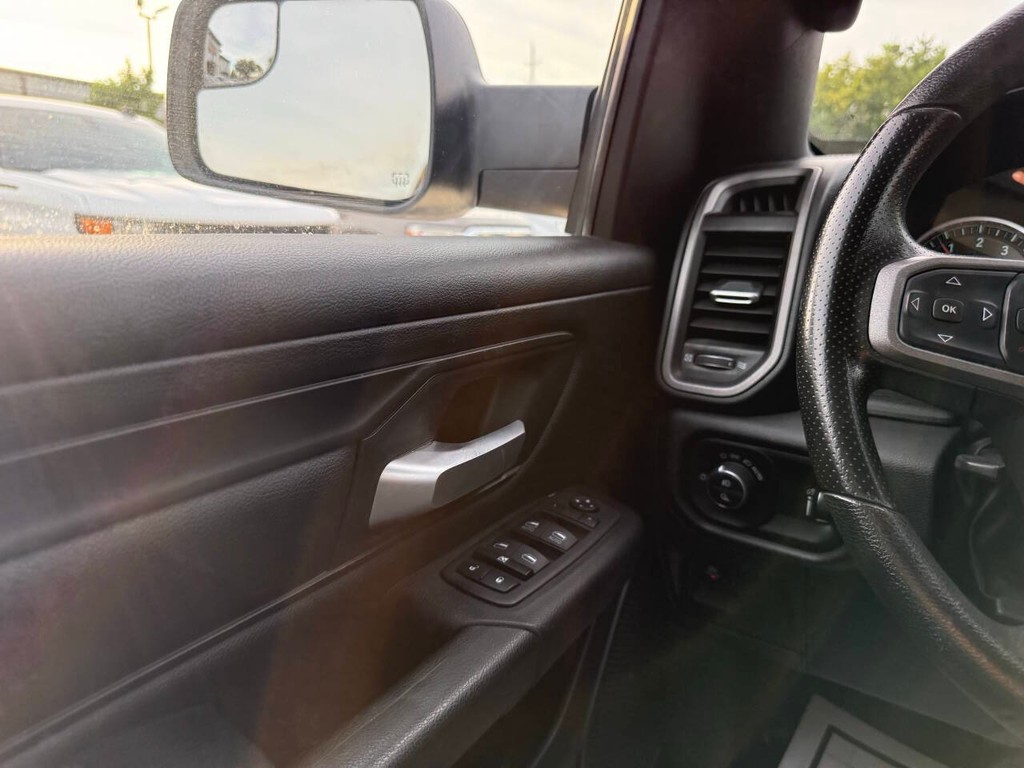 Ram 1500 Vehicle Full-screen Gallery Image 30