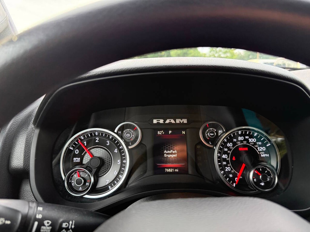 Ram 1500 Vehicle Full-screen Gallery Image 32