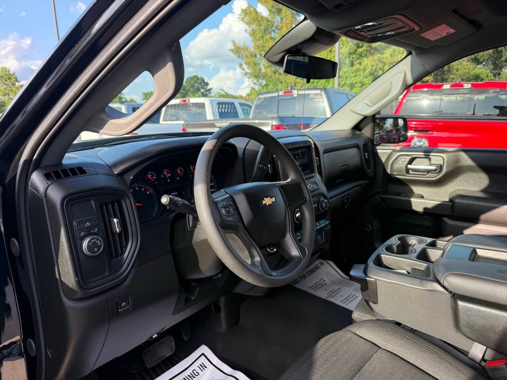 Chevrolet Silverado 1500 Vehicle Full-screen Gallery Image 06