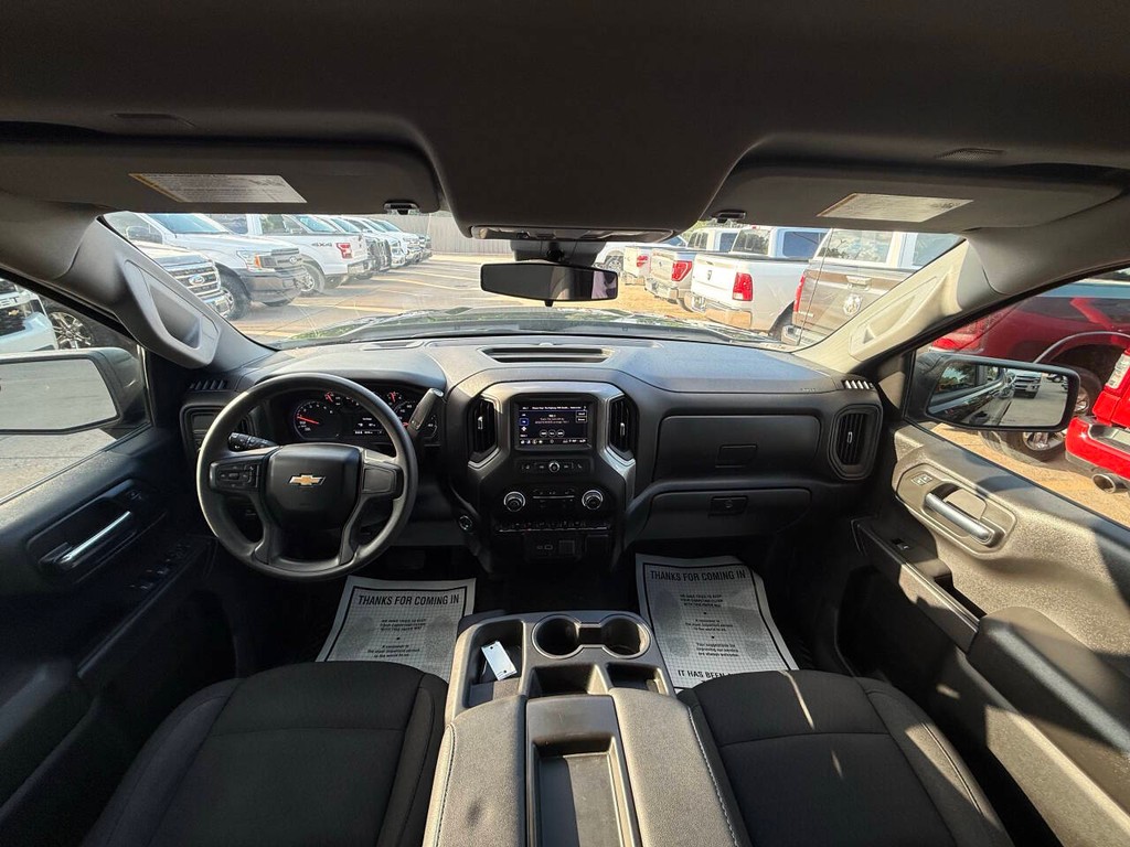 Chevrolet Silverado 1500 Vehicle Full-screen Gallery Image 18