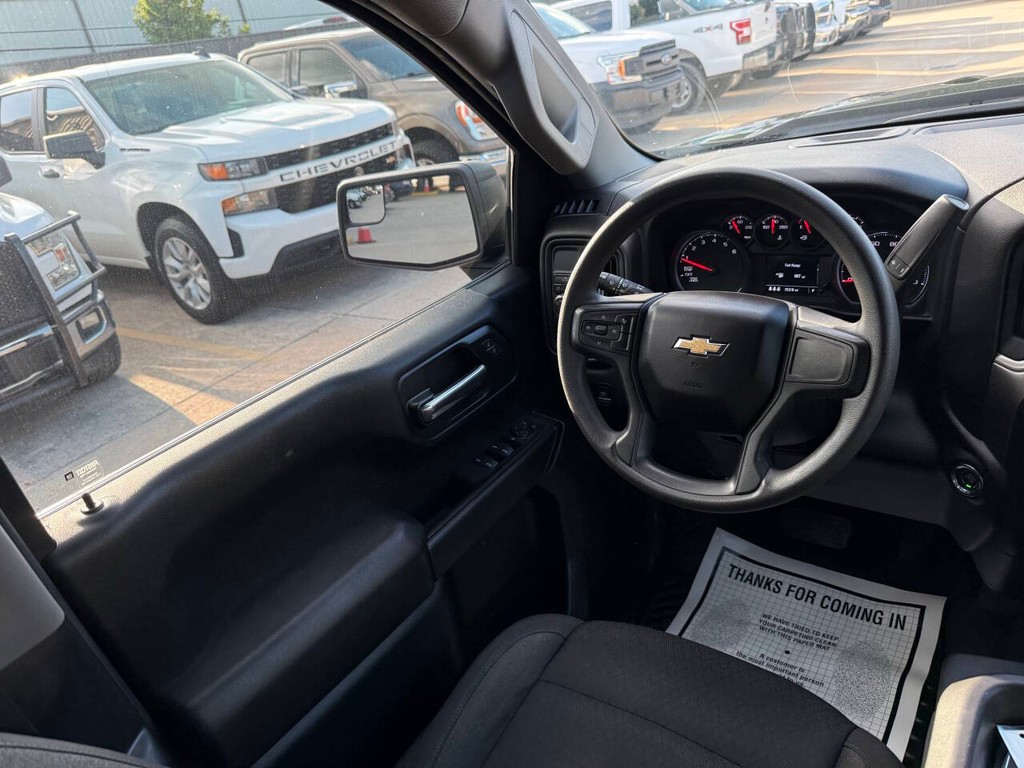 Chevrolet Silverado 1500 Vehicle Full-screen Gallery Image 20