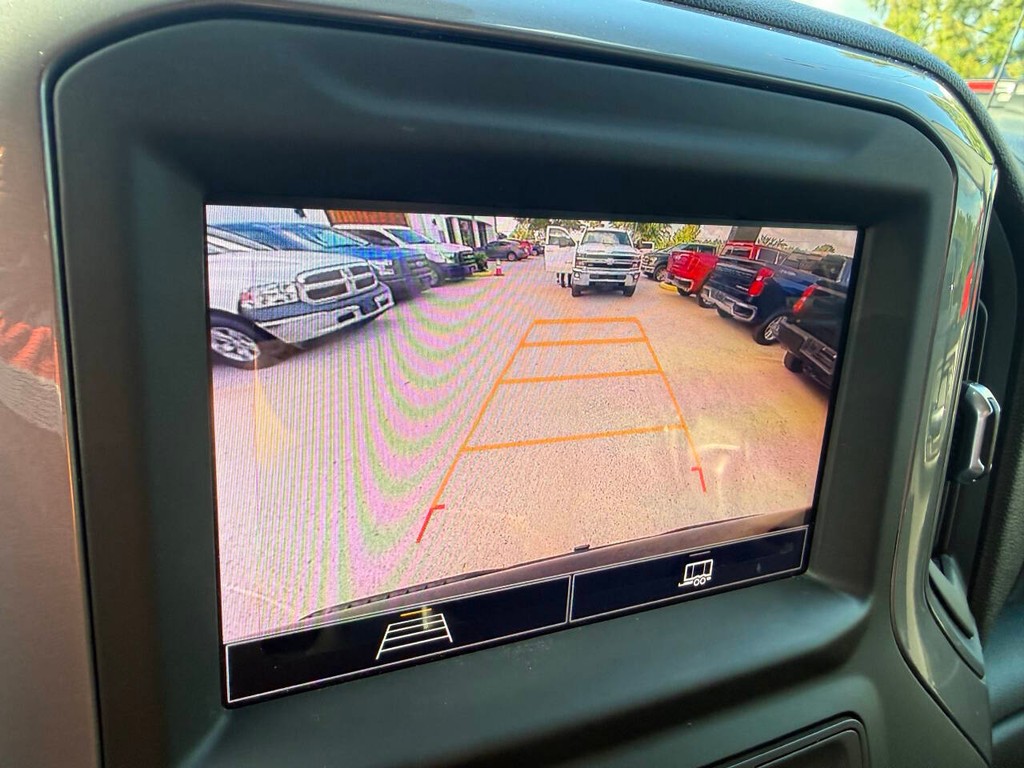 Chevrolet Silverado 1500 Vehicle Full-screen Gallery Image 29