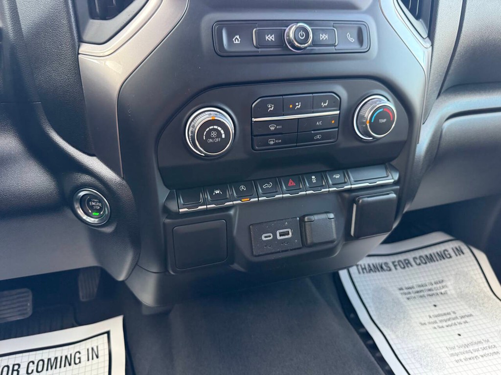 Chevrolet Silverado 1500 Vehicle Full-screen Gallery Image 30