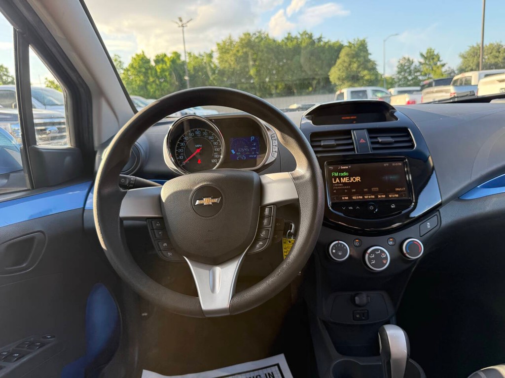Chevrolet Spark Vehicle Full-screen Gallery Image 21