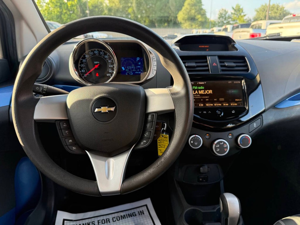 Chevrolet Spark Vehicle Full-screen Gallery Image 22