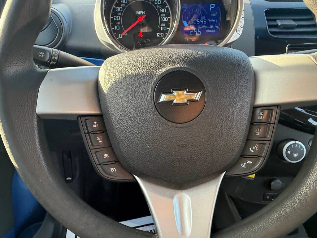 Chevrolet Spark Vehicle Full-screen Gallery Image 24