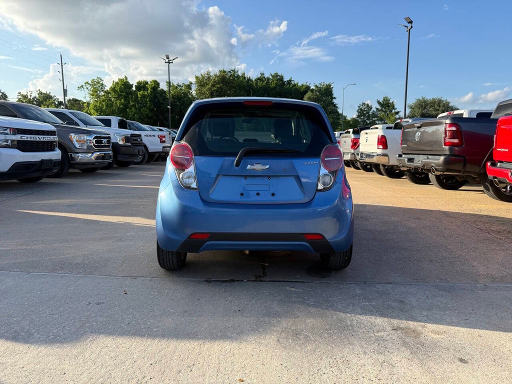 Chevrolet Spark Vehicle Full-screen Gallery Image 37
