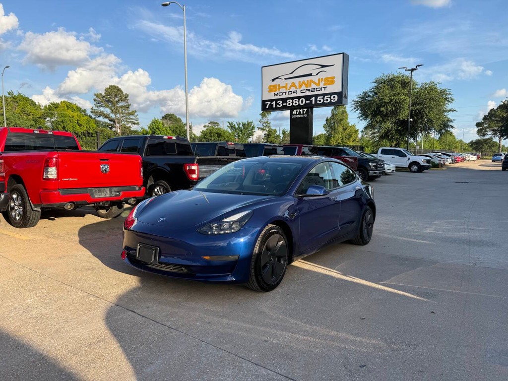 Tesla Model 3 Vehicle Full-screen Gallery Image 03