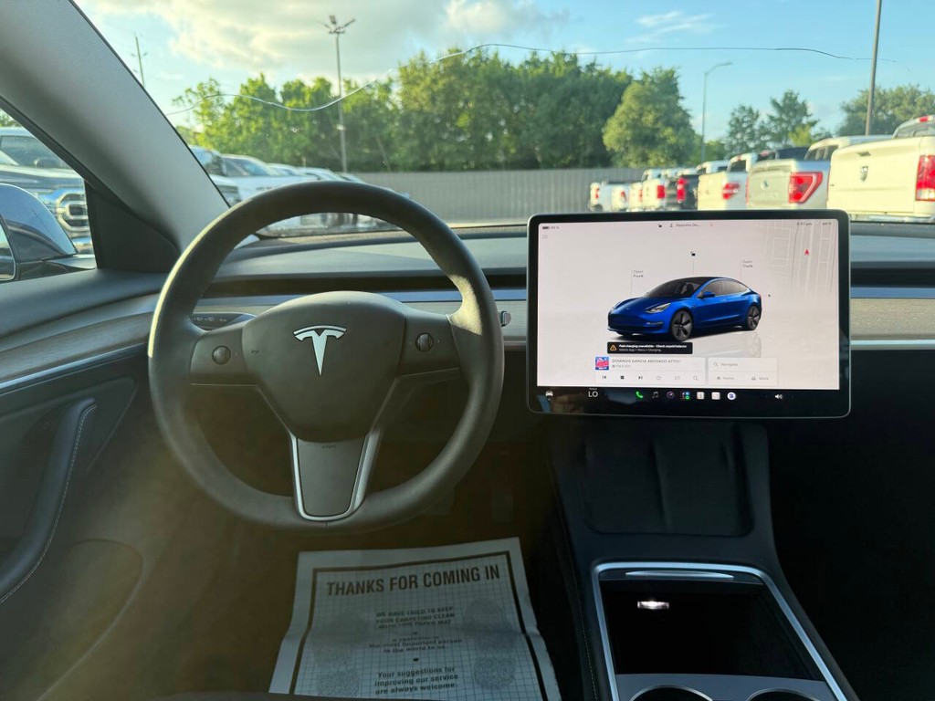 Tesla Model 3 Vehicle Full-screen Gallery Image 21