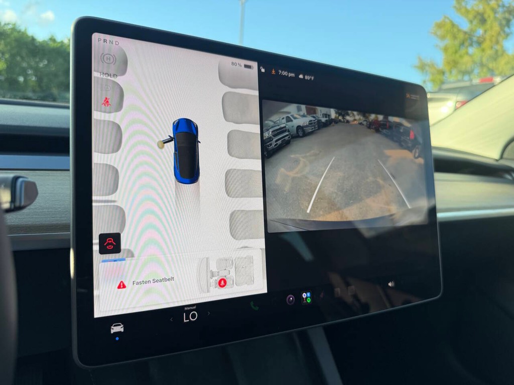 Tesla Model 3 Vehicle Full-screen Gallery Image 27