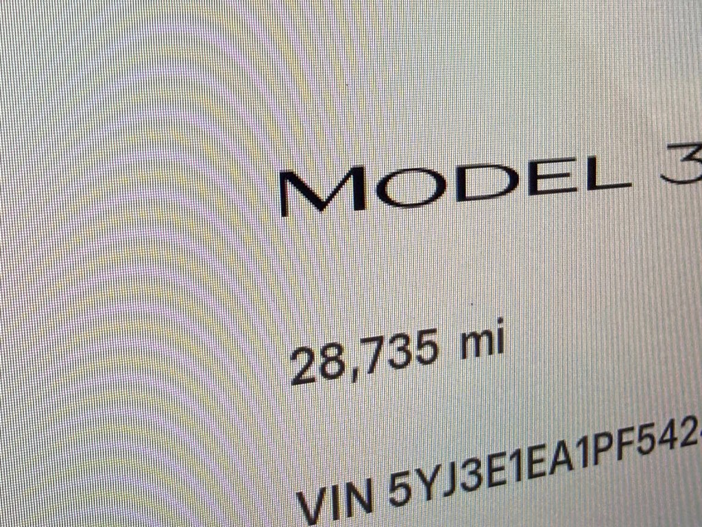 Tesla Model 3 Vehicle Full-screen Gallery Image 34