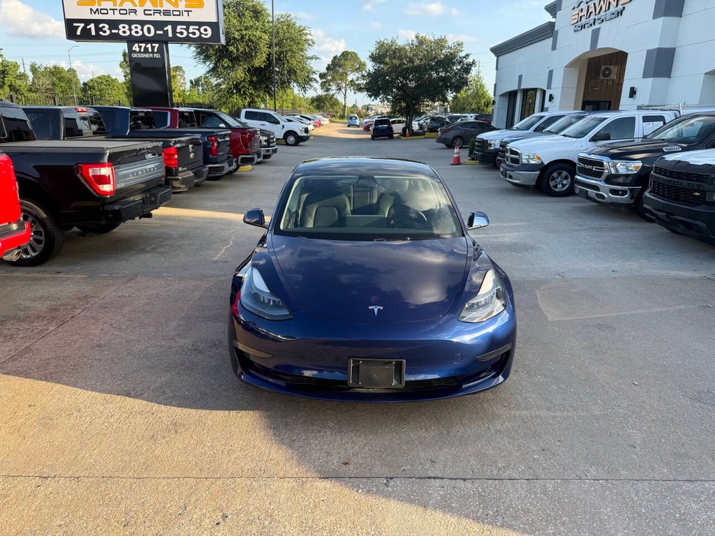 Tesla Model 3 Vehicle Full-screen Gallery Image 41
