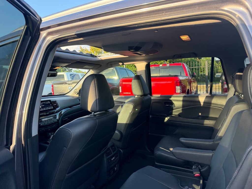 Honda Pilot Vehicle Full-screen Gallery Image 12