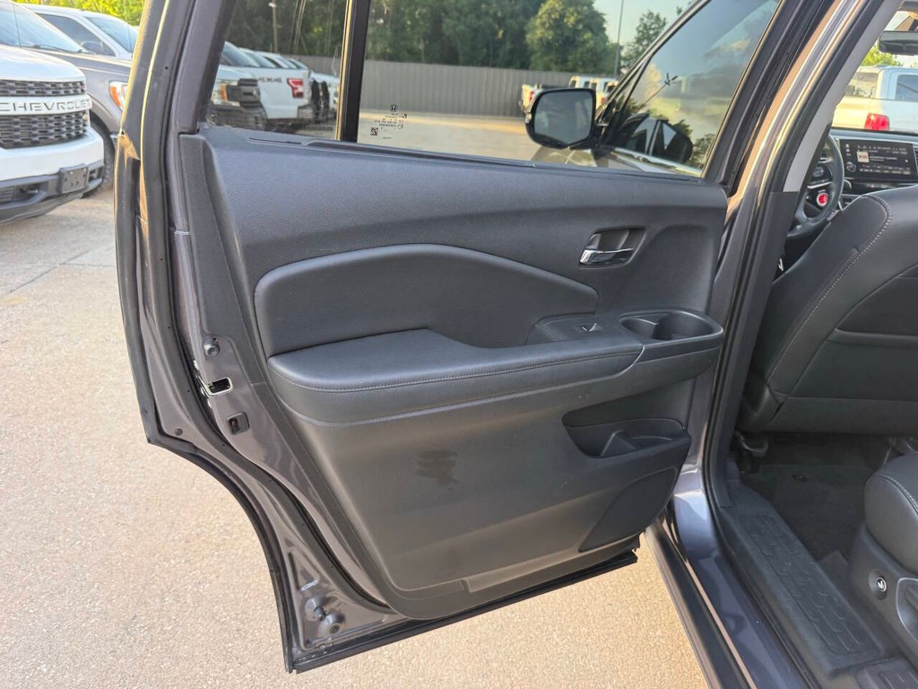 Honda Pilot Vehicle Full-screen Gallery Image 15