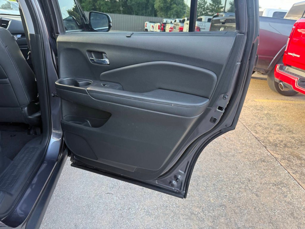 Honda Pilot Vehicle Full-screen Gallery Image 18