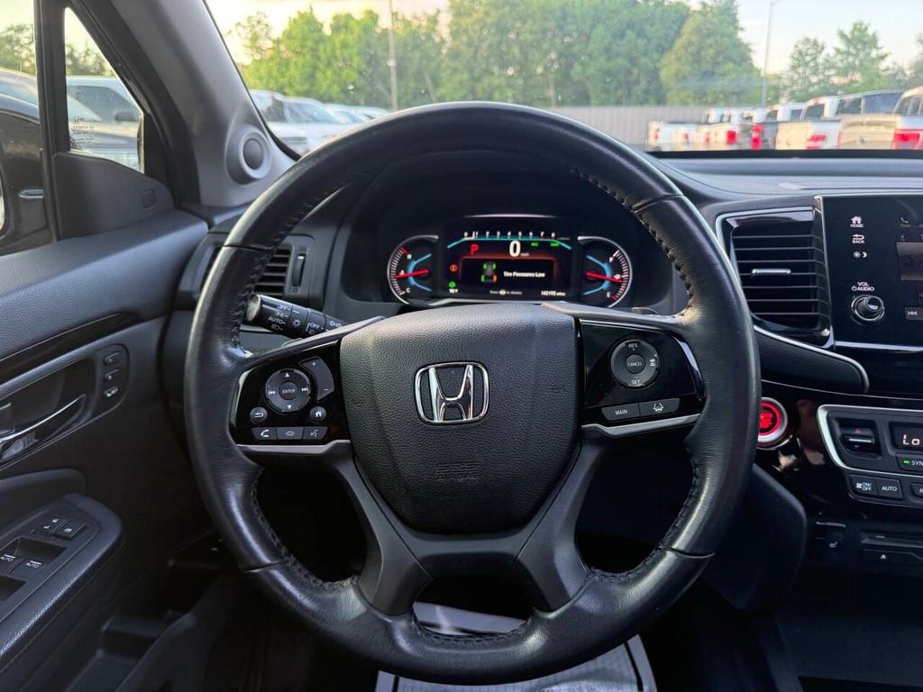 Honda Pilot Vehicle Full-screen Gallery Image 24