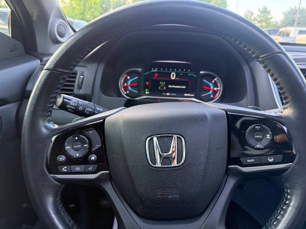 Honda Pilot Vehicle Full-screen Gallery Image 25