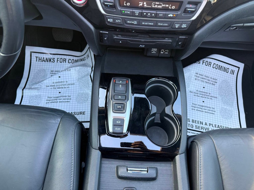 Honda Pilot Vehicle Full-screen Gallery Image 31