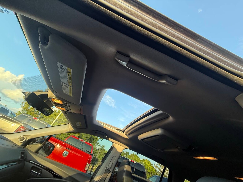 Honda Pilot Vehicle Full-screen Gallery Image 34