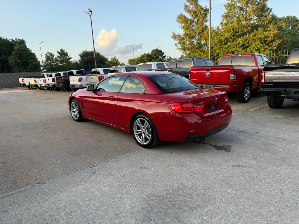 BMW 4 Series Vehicle Full-screen Gallery Image 07