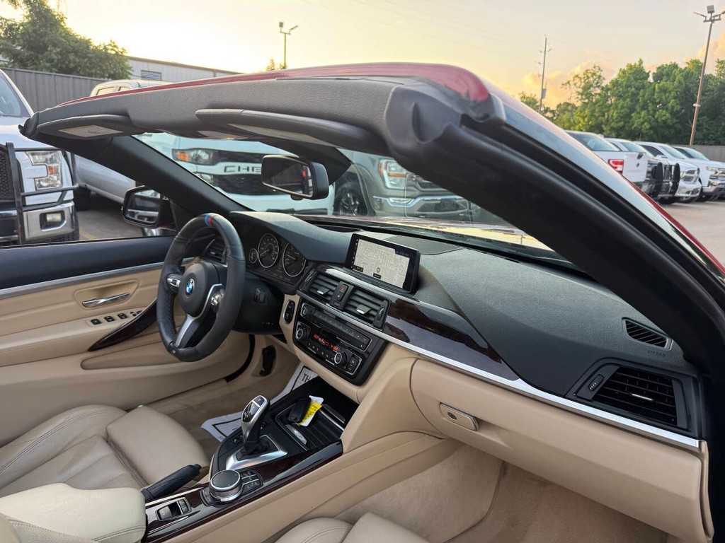 BMW 4 Series Vehicle Full-screen Gallery Image 14