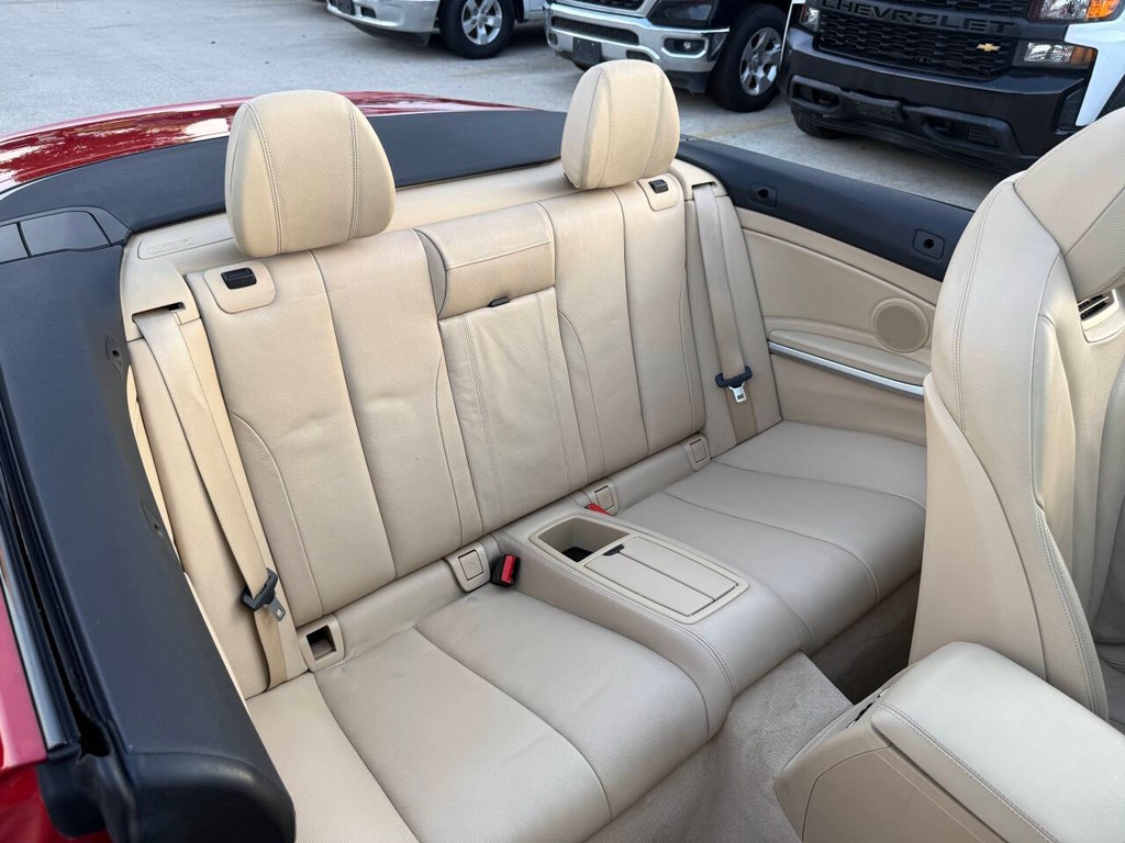 BMW 4 Series Vehicle Full-screen Gallery Image 16