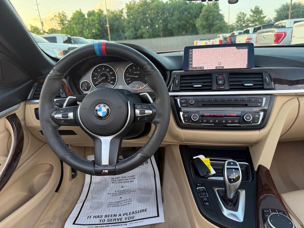 BMW 4 Series Vehicle Full-screen Gallery Image 22