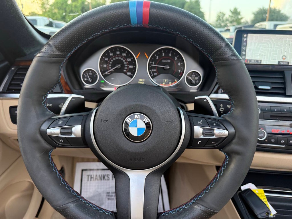 BMW 4 Series Vehicle Full-screen Gallery Image 24