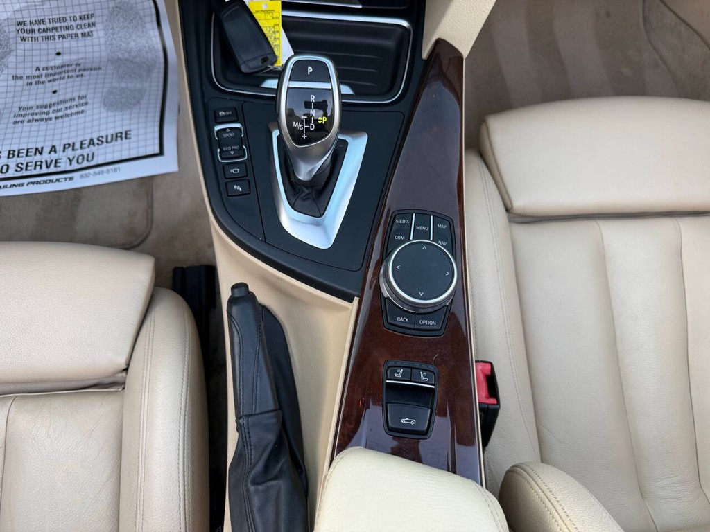 BMW 4 Series Vehicle Full-screen Gallery Image 31