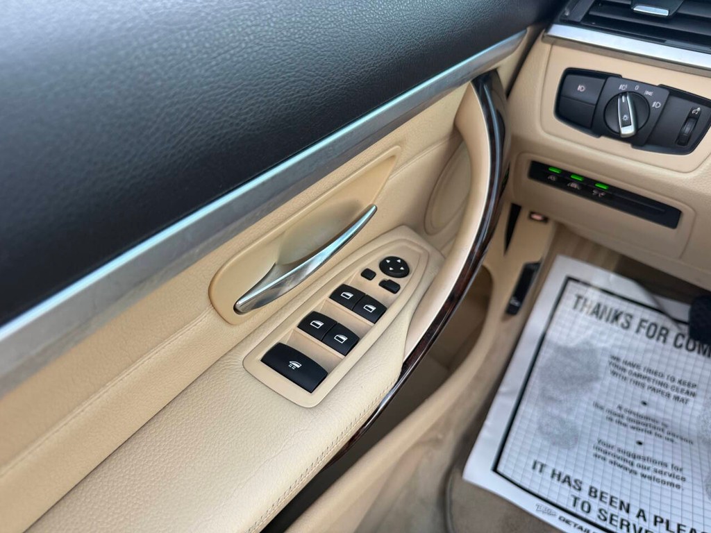 BMW 4 Series Vehicle Full-screen Gallery Image 32