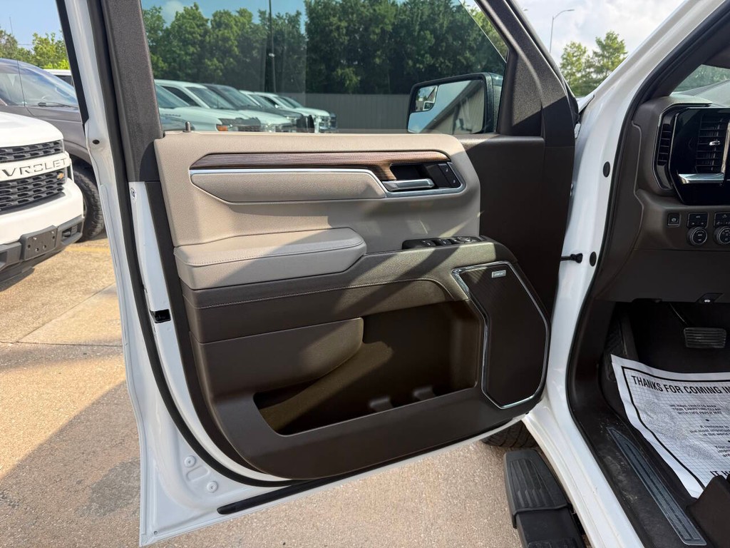 Chevrolet Silverado 1500 Vehicle Full-screen Gallery Image 08