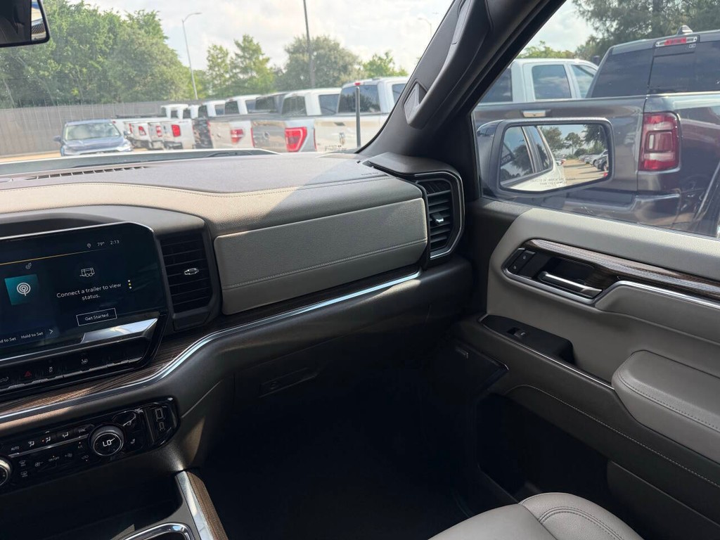 Chevrolet Silverado 1500 Vehicle Full-screen Gallery Image 20