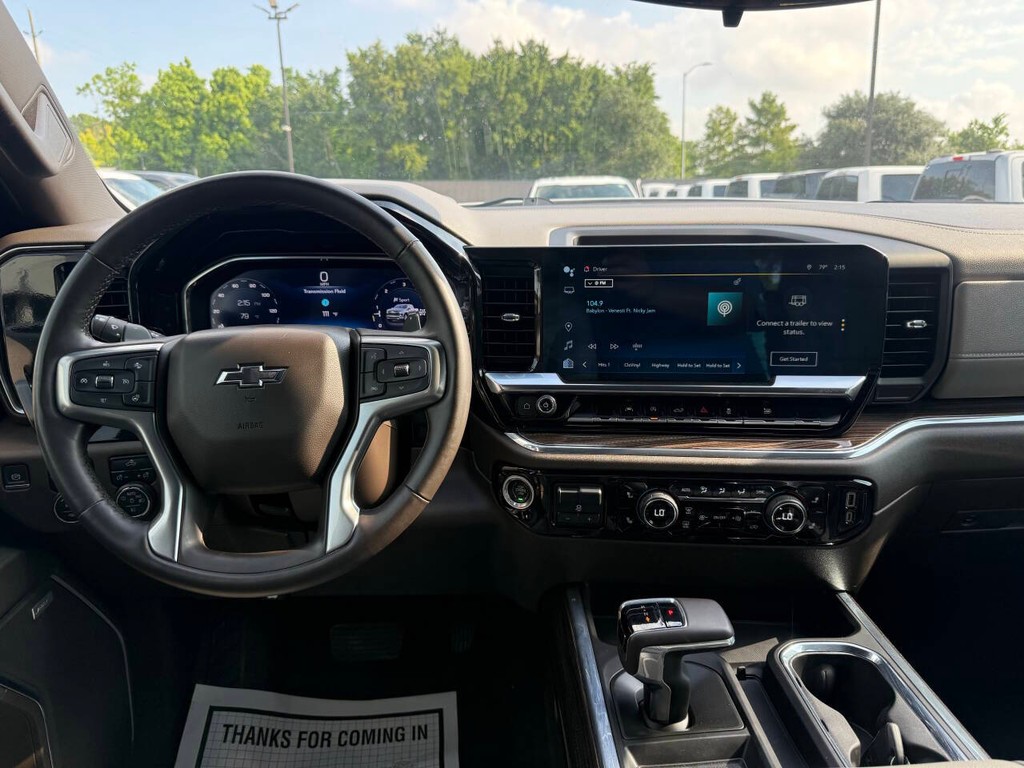 Chevrolet Silverado 1500 Vehicle Full-screen Gallery Image 26
