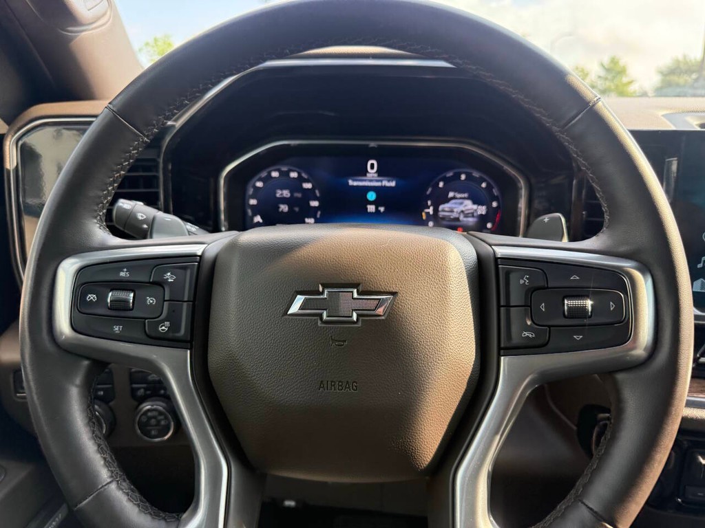 Chevrolet Silverado 1500 Vehicle Full-screen Gallery Image 28